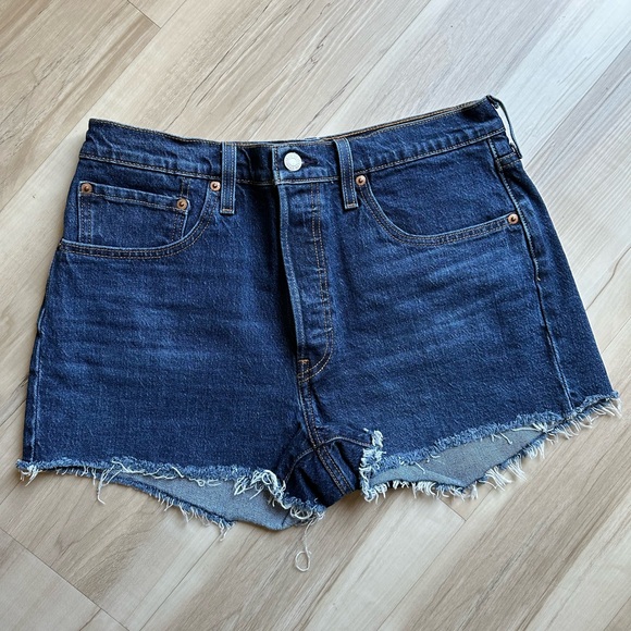 Women’s Levi’s 501 Shorts - Picture 1 of 4